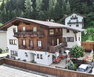 Gasthof Perfler und Ferienwohnung Dolomitenheim